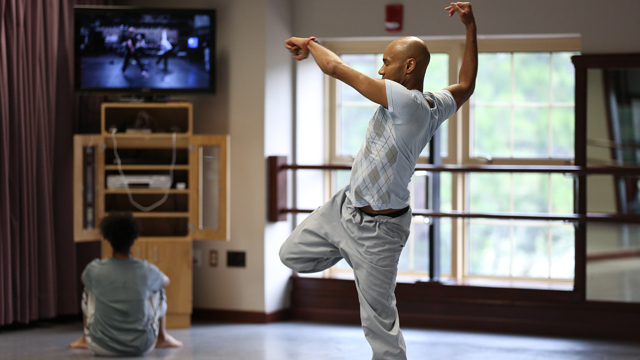 Darrell Jones and Gesel Mason rehearse <i>Four Walls</i>