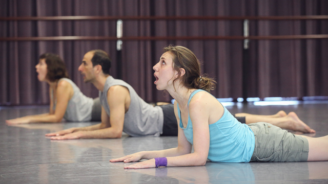 Katerina Andreou, Oren Barnoy and Nibia Pastrana rehearse <i>A catalogue of steps</i>