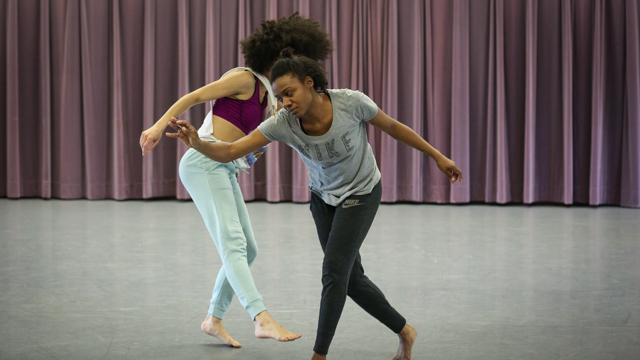 Rakia Seaborn and Stacy Lynn Smith rehearse <em>Rambler, Worlds Worlds A Part</em>