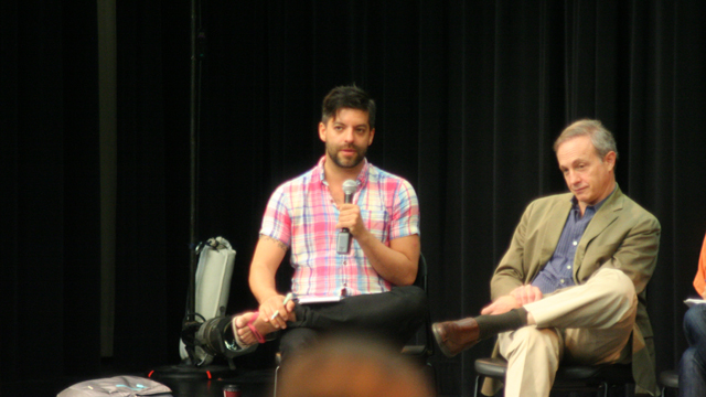 Gutierrez introduces Dr. Richard Shusterman during FSU Mind/Body Problem discussion.