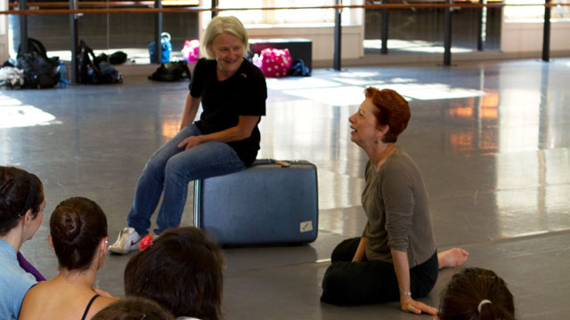 Carlson speaks with Professor Gerri Houlihan and the FSU School of Dance Freshman class.